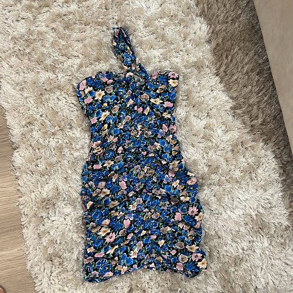 More to Come - Maggie Twist Mini Dress in Blue Floral - Picture 6 of 7